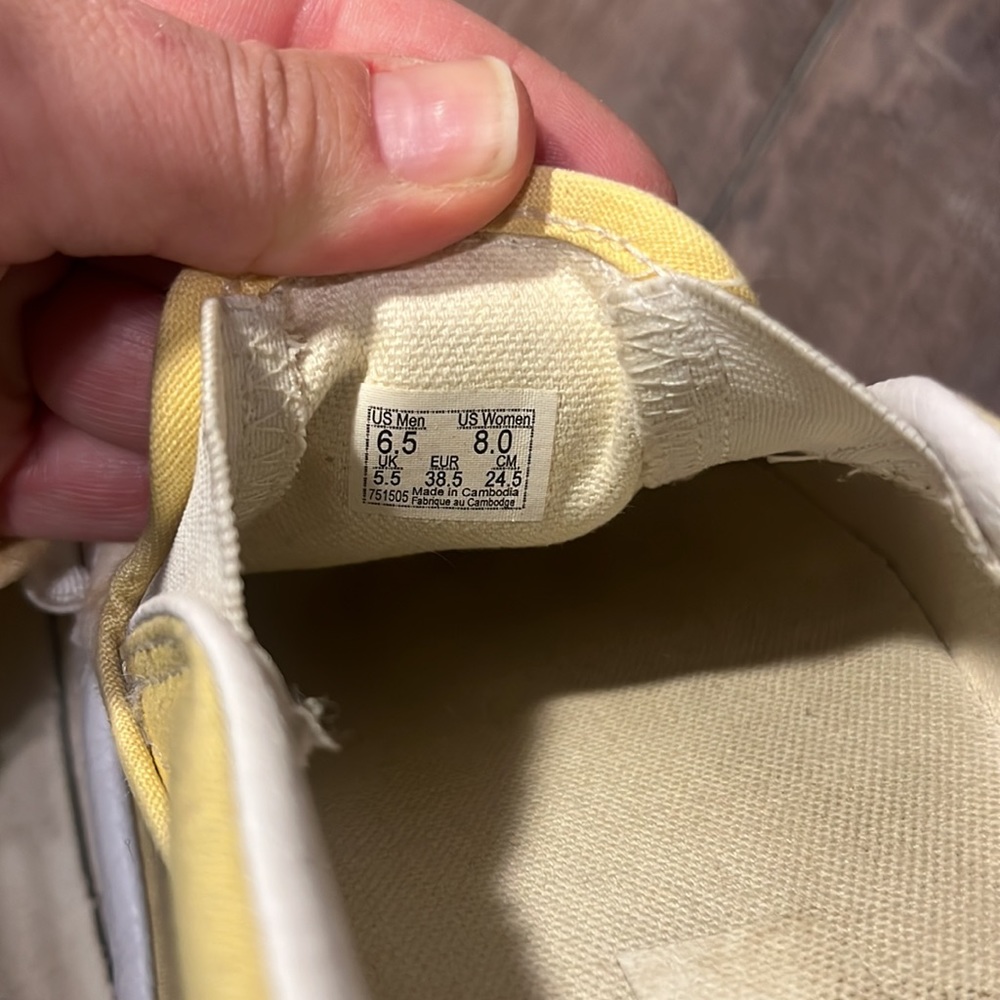 (8) Women’s Vans Checkered Pale Yellow & White Slip On Sneakers - Picture 10 of 10
